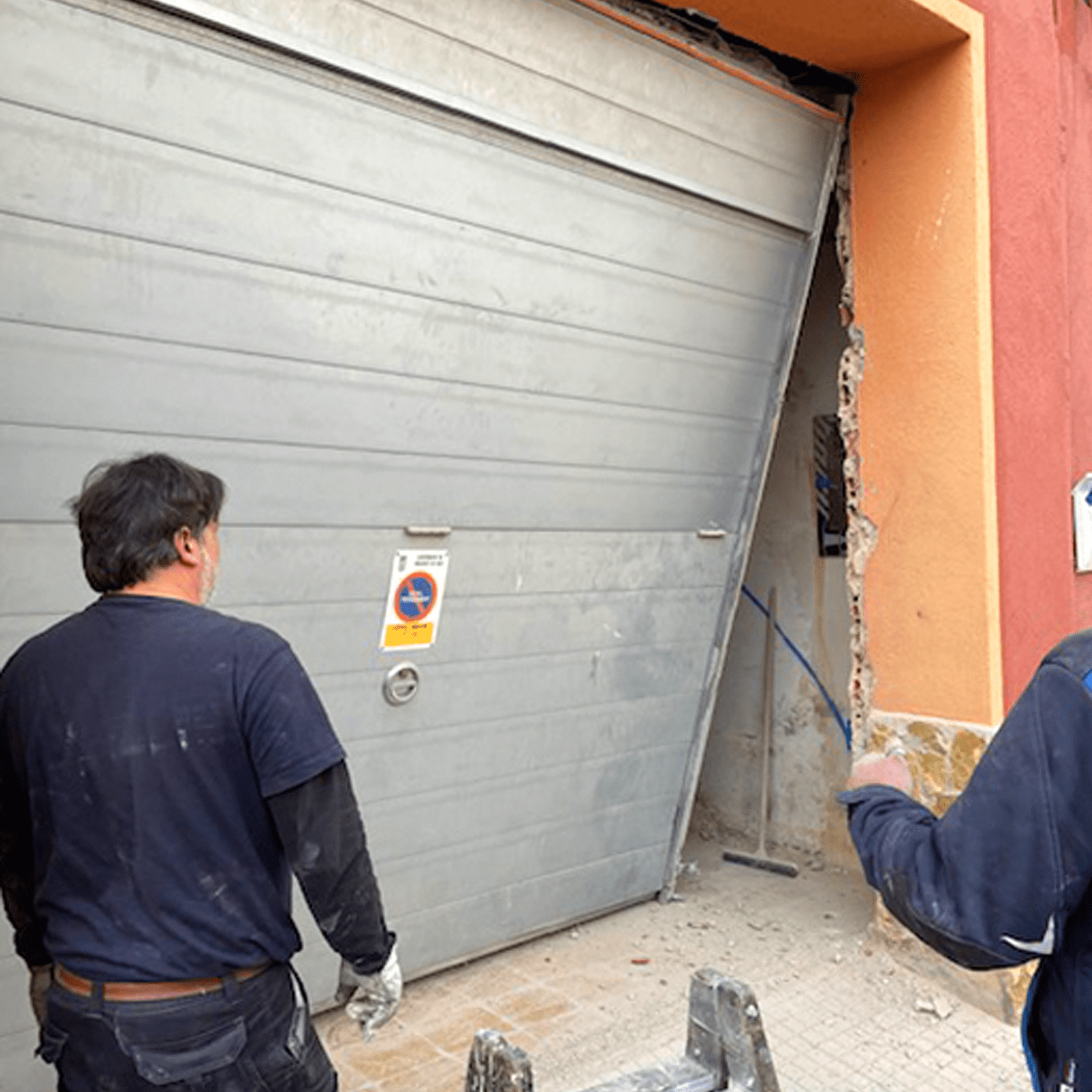 Instalación y Reparación de Puertas de Garage